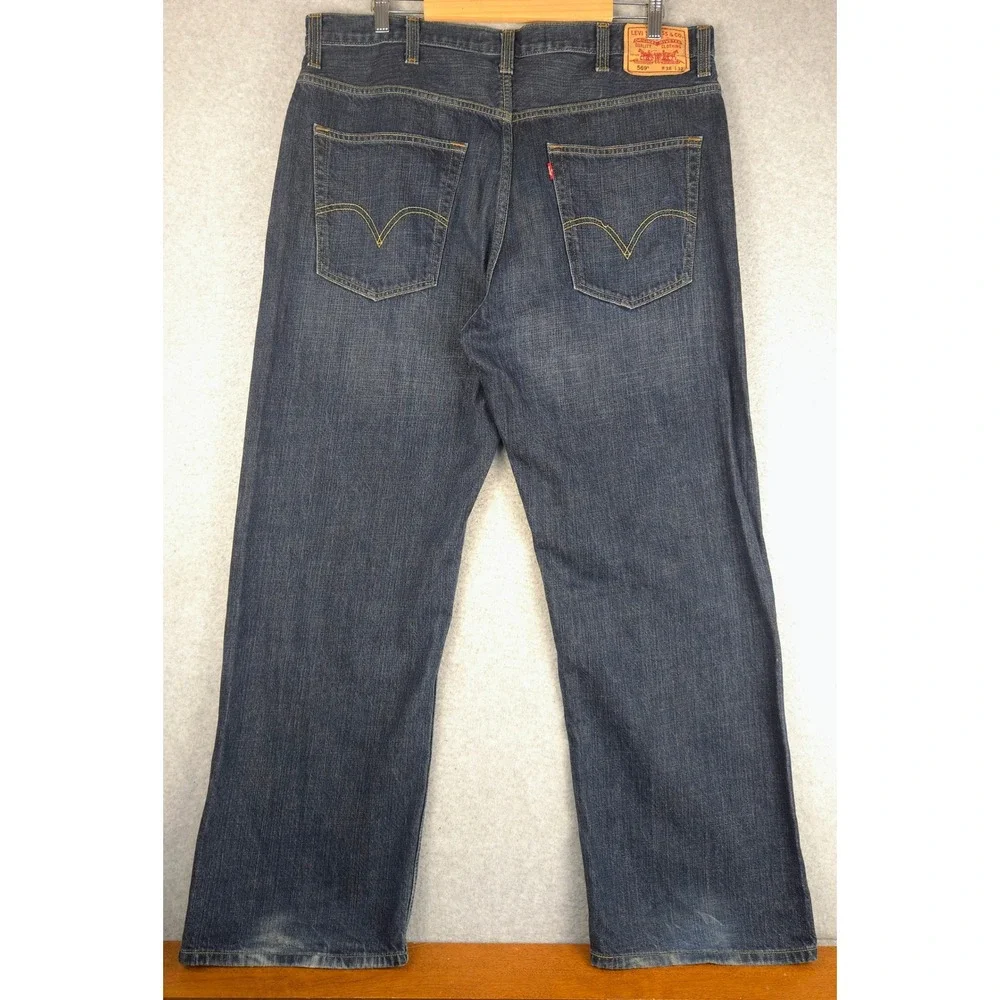 Levis levis 569
